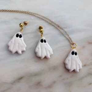 Conjunto de pendientes y colgante fantasma de arcilla polimérica